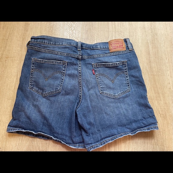 Levis Jean shorts - Picture 3 of 5